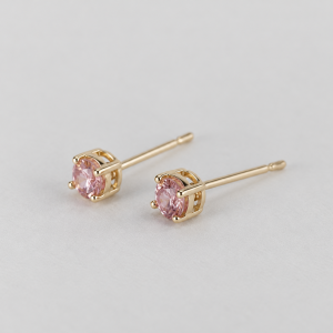 Pendientes de oro con gemas rosas